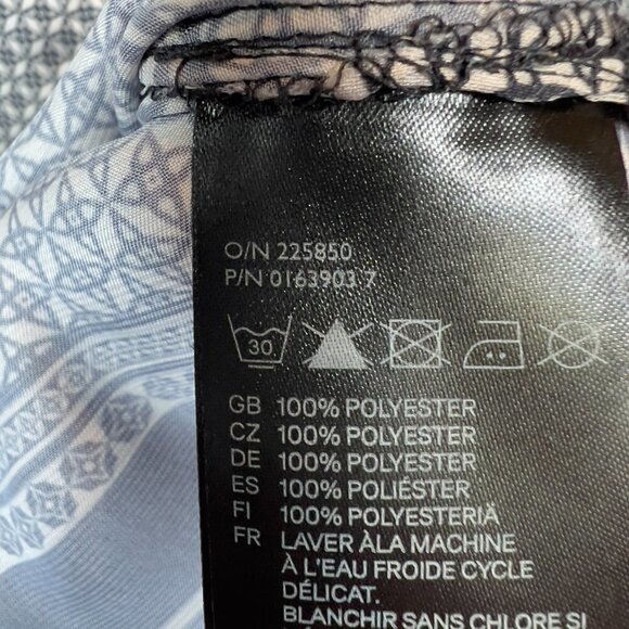 H&M Dress Shirt Womens Size 4 Black & White Geometric Button Down Silky Smooth - Picture 7 of 11